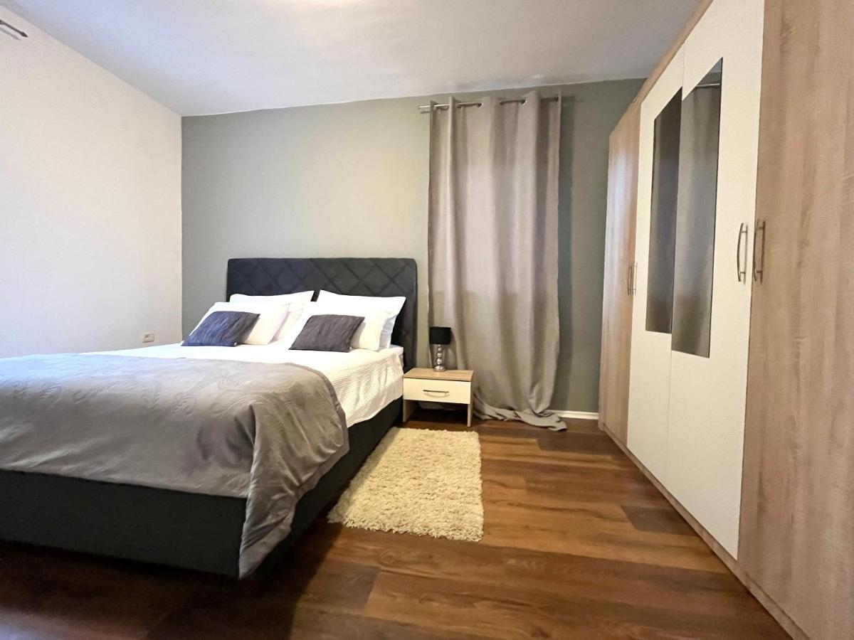 Apartment Domus Lauri Umag Exterior foto