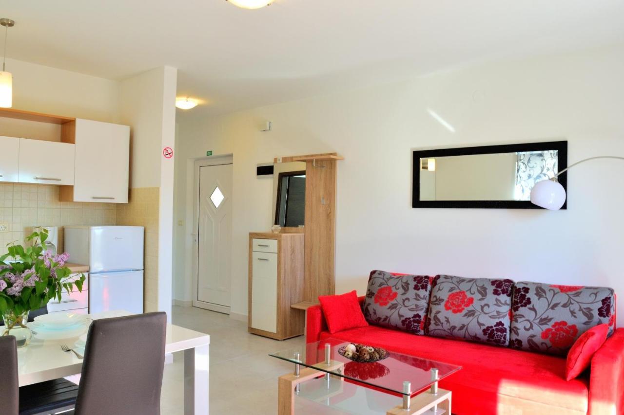 Apartment Domus Lauri Umag Exterior foto