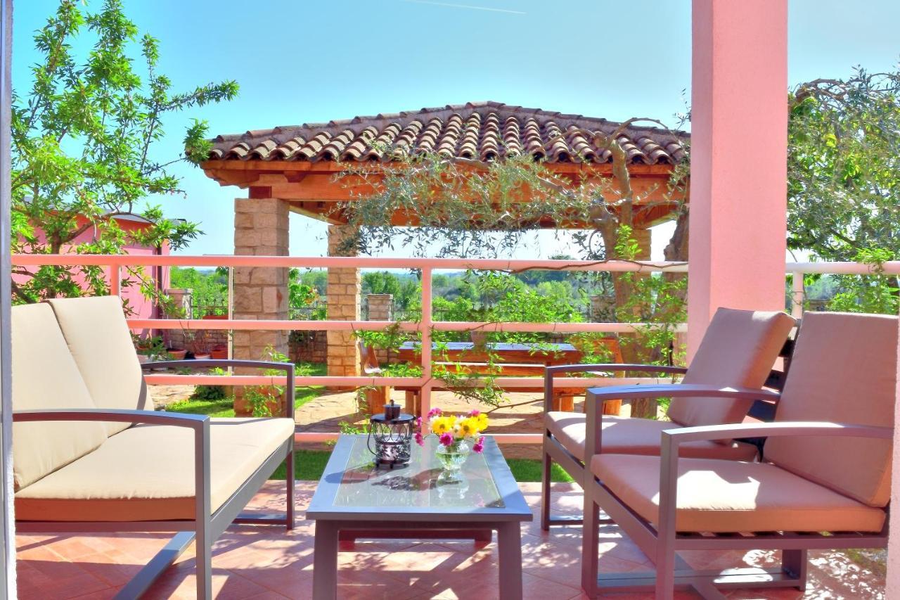 Apartment Domus Lauri Umag Exterior foto