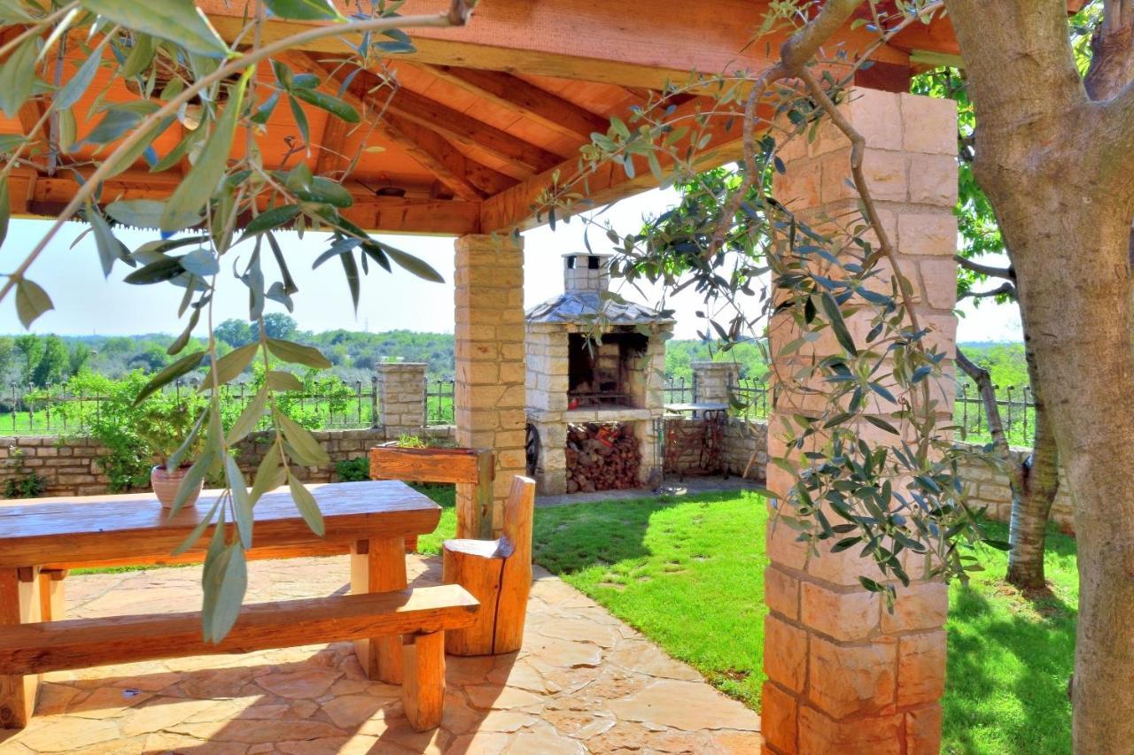 Apartment Domus Lauri Umag Exterior foto