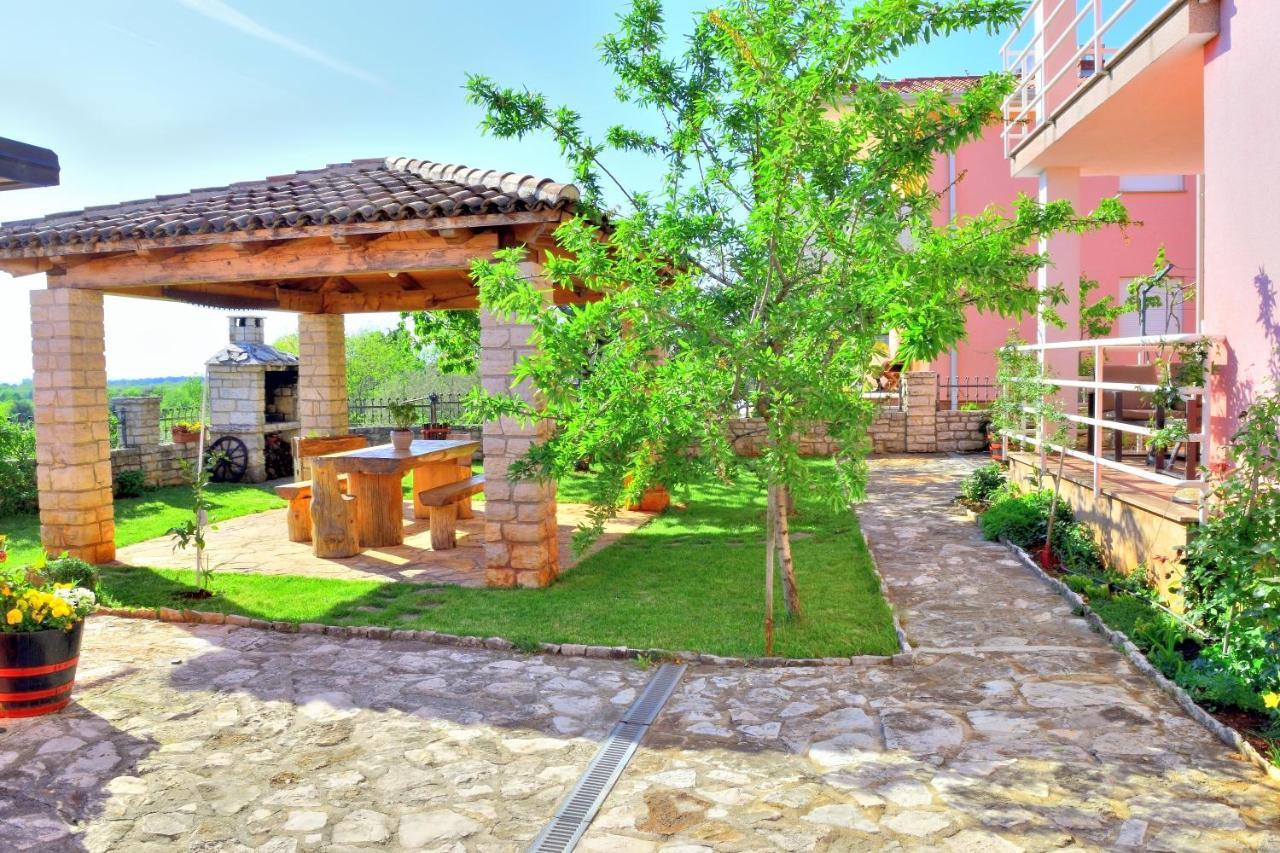 Apartment Domus Lauri Umag Exterior foto
