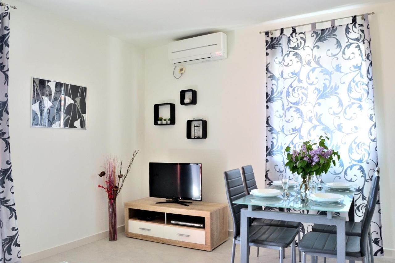 Apartment Domus Lauri Umag Exterior foto