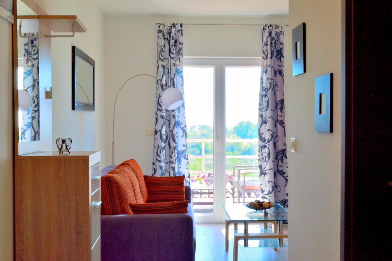 Apartment Domus Lauri Umag Exterior foto